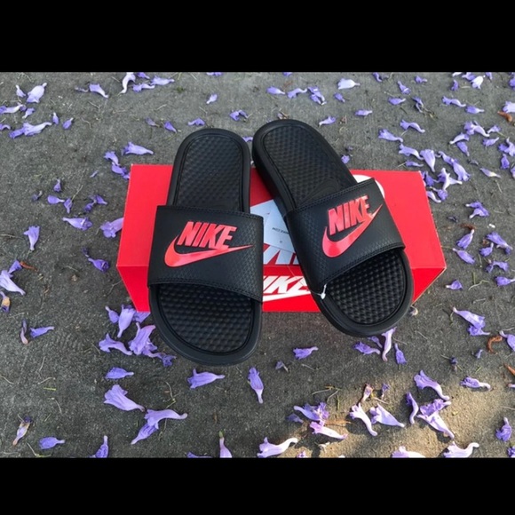 Nike Benassi “Just Do It” Black/Challenge Red - Picture 2 of 4